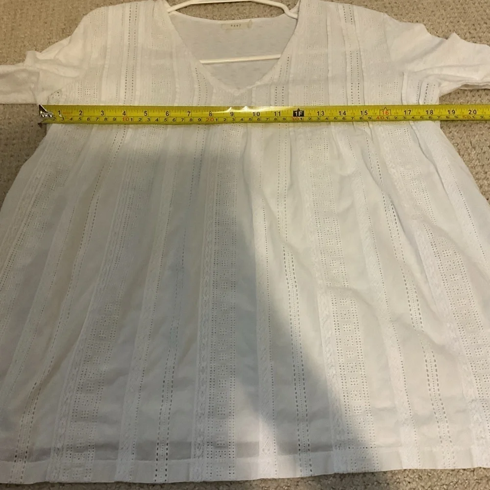 6397 White Eyelet Top Size XS